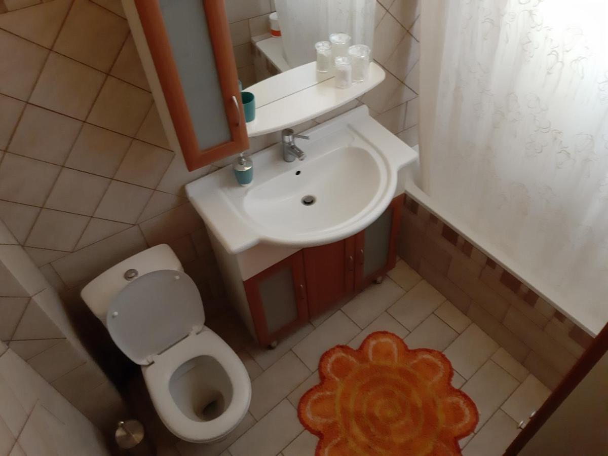 Babis Apartment Kavala Esterno foto