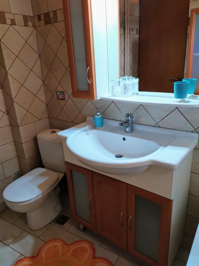 Babis Apartment Kavala Esterno foto